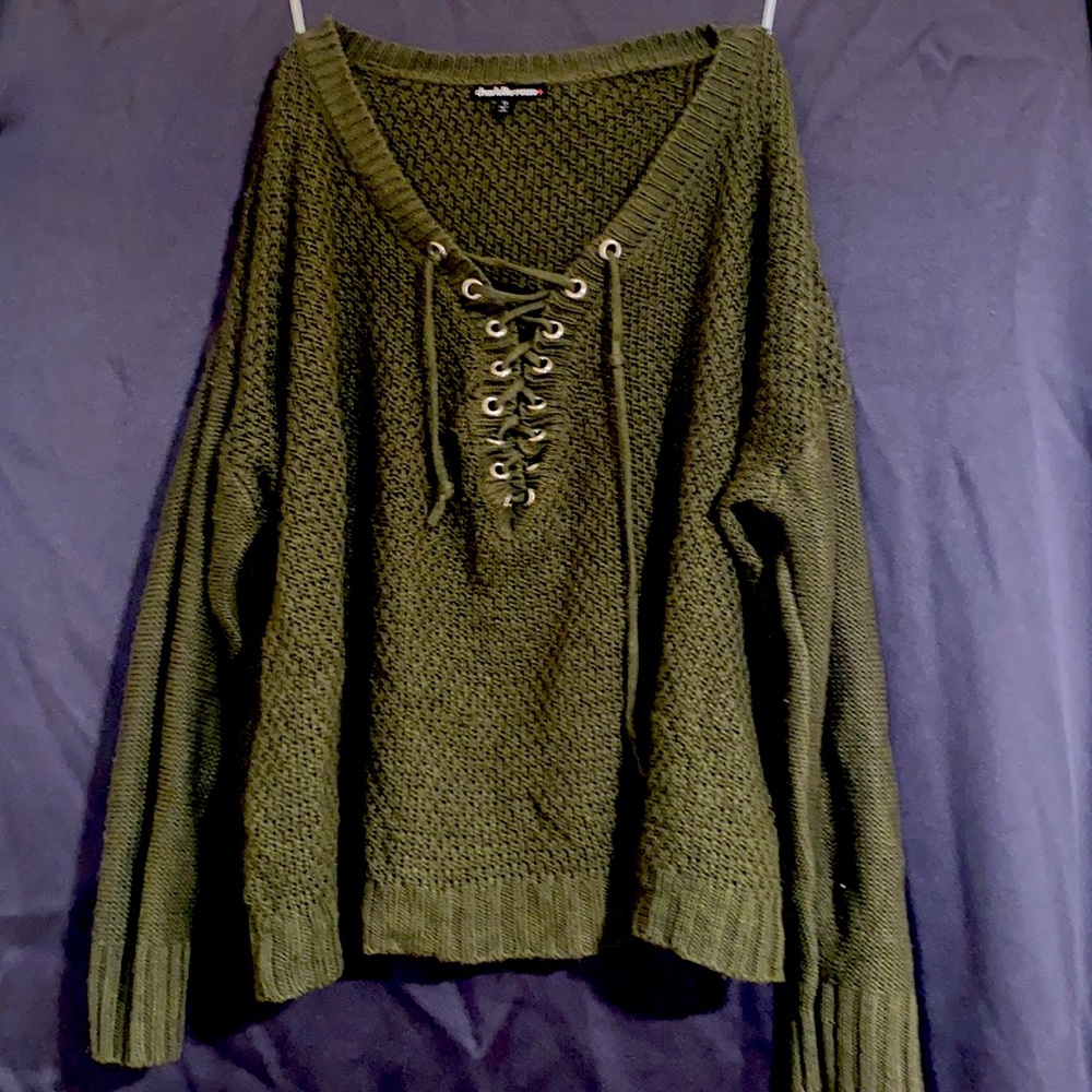 Light crop top sweater